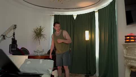 Snapshot of viktor_secret chatting on 16, 7, 2026 fansly VITEKsecret online show from 16, 7, 2026