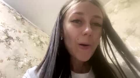 Snapshot of viktoria9898 chatting on 10, 5, 2026 Sweett online show from 10, 5, 2026