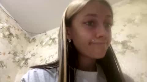 Snapshot of viktoria9898 chatting on 10, 6, 2026 Sweett online show from 10, 6, 2026