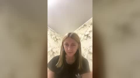 Snapshot of viktoria9898 chatting on 18, 6, 2026 Sweett online show from 18, 6, 2026