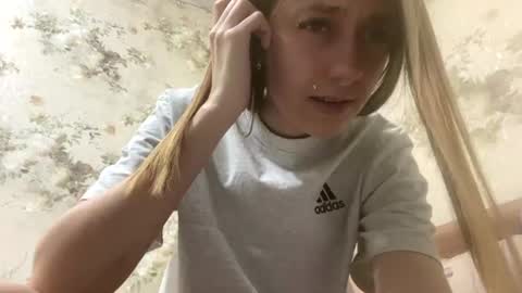 Snapshot of viktoria9898 chatting on 23, 6, 2026 Sweett online show from 23, 6, 2026