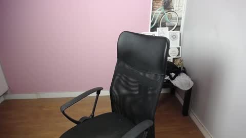 Snapshot of viktoria_lovely chatting on 17, 12, 2024 viktoria_lovely online show from 17, 12, 2024