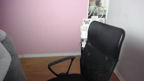 Snapshot of viktoria_lovely chatting on 20, 12, 2024 viktoria_lovely online show from 20, 12, 2024