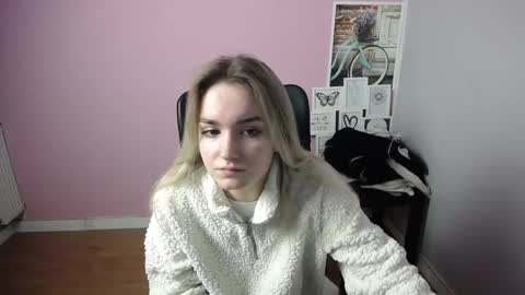 Snapshot of viktoria_lovely chatting on 3, 2, 2025 viktoria_lovely online show from 3, 2, 2025