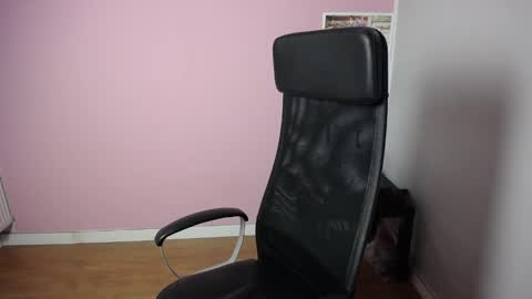 Snapshot of viktoria_lovely chatting on 17, 9, 2025 viktoria_lovely online show from 17, 9, 2025