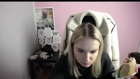 viktoria_lovely online show from 7, 1, 2026