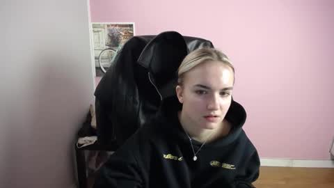 viktoria_lovely online show from 6, 3, 2026