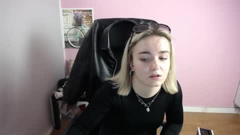 viktoria_lovely online show from 29, 4, 2026