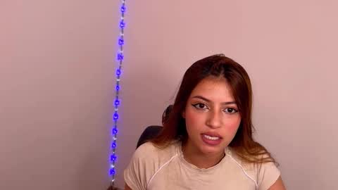 Snapshot of viky_evanss chatting on 19, 5, 2026 viky_evanss online show from 19, 5, 2026