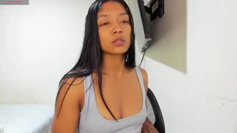 Snapshot of vinaly_y chatting on 29, 4, 2026 Vinaly online show from 29, 4, 2026
