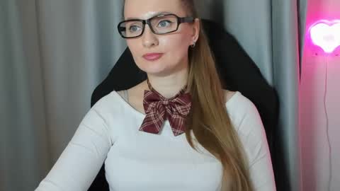 Funny  girl online show from 30, 4, 2026