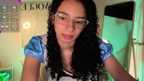 Snapshot of violet__15 chatting on 2, 7, 2026 violet__15 online show from 2, 7, 2026