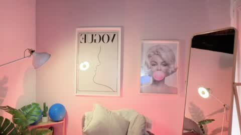 Snapshot of violet__15 chatting on 3, 7, 2026 violet__15 online show from 3, 7, 2026