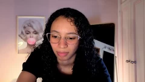 Snapshot of violet__15 chatting on 16, 7, 2026 violet__15 online show from 16, 7, 2026