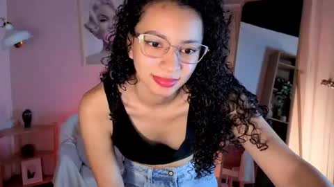 Snapshot of violet__15 chatting on 30, 7, 2026 violet__15 online show from 30, 7, 2026
