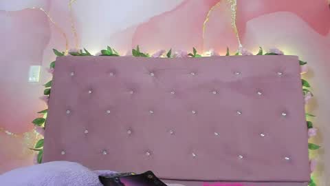 violet__taylor_ online show from 5, 5, 2026