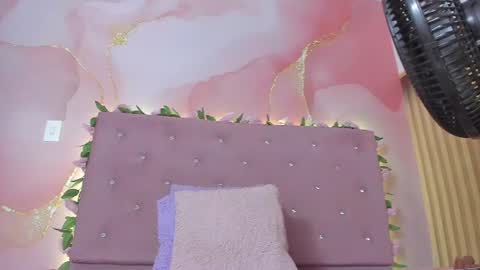 violet__taylor_ online show from 22, 7, 2026