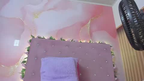violet__taylor_ online show from 4, 8, 2026