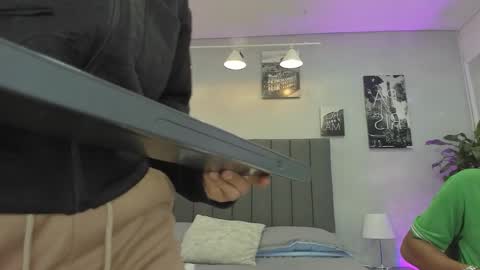 Violet and Myers online show from 14, 10, 2025