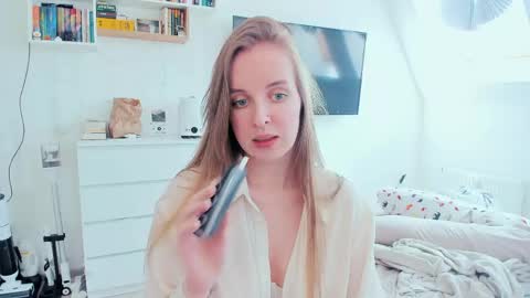 Violet online show from 5, 5, 2026
