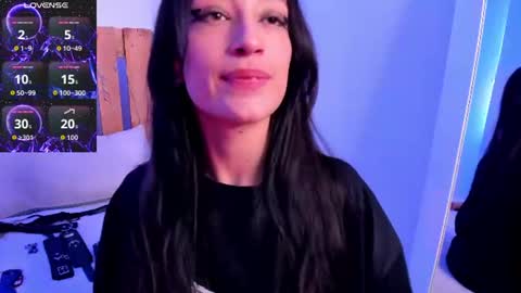 Violet Jones online show from 28, 7, 2026