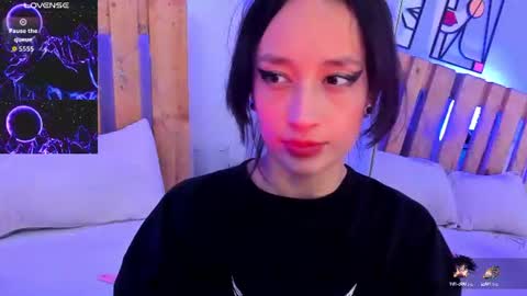 Violet Jones online show from 7, 8, 2026