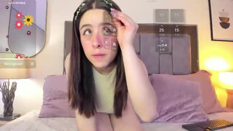 Snapshot of violet_nova1 chatting on 16, 6, 2026 Violet Nova online show from 16, 6, 2026