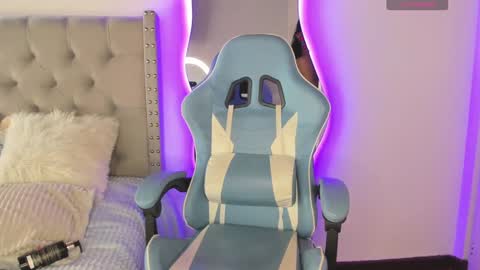  Violet  online show from 5, 12, 2024