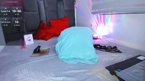 violett taylor online show from 1, 2, 2025