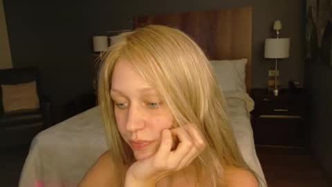 violet_winter97 online show from 28, 3, 2026
