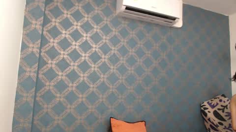 Violeta  online show from 5, 1, 2025