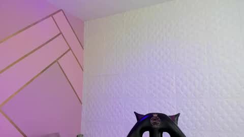     online show from 18, 12, 2025