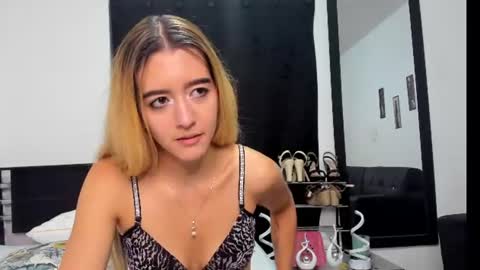 Snapshot of violeta_gracee chatting on 5, 8, 2026 violeta_gracee online show from 5, 8, 2026