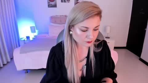 violeta_hotter_ online show from 23, 10, 2025