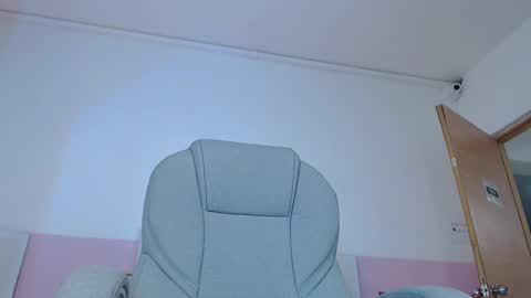 Violeta leon online show from 22, 2, 2025