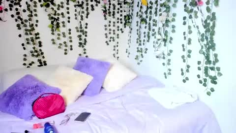 Snapshot of violeta_milleer chatting on 3, 2, 2025 Violeta online show from 3, 2, 2025