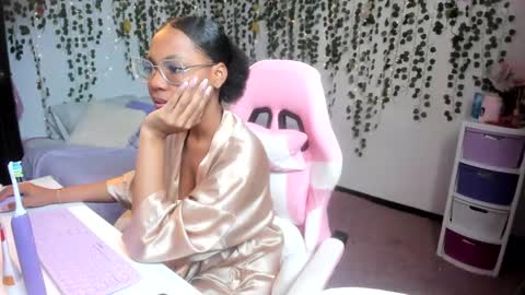 Snapshot of violeta_milleer chatting on 19, 9, 2025 Violeta online show from 19, 9, 2025