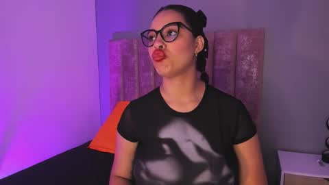 Snapshot of violetaacollinss chatting on 11, 3, 2026 violeta online show from 11, 3, 2026