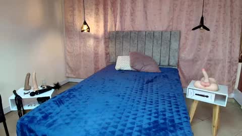 Snapshot of violetascott_ chatting on 17, 12, 2024 VIOLETA online show from 17, 12, 2024