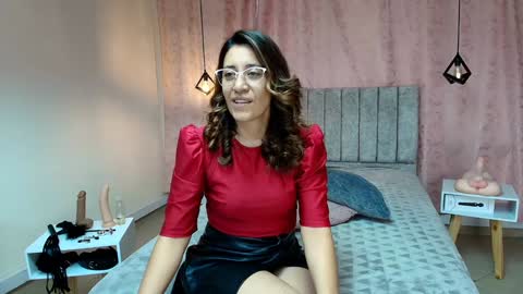 Snapshot of violetascott_ chatting on 3, 1, 2025 VIOLETA online show from 3, 1, 2025