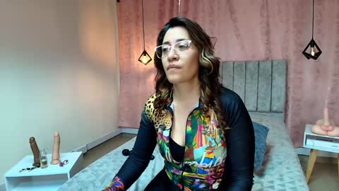 Snapshot of violetascott_ chatting on 10, 1, 2025 VIOLETA online show from 10, 1, 2025