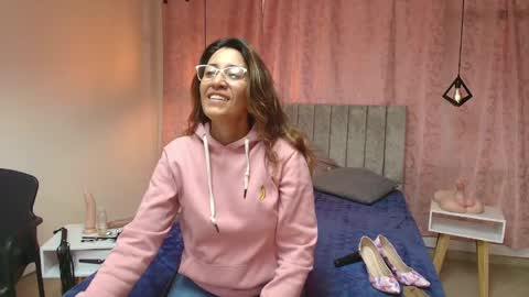 Snapshot of violetascott_ chatting on 7, 2, 2025 VIOLETA online show from 7, 2, 2025