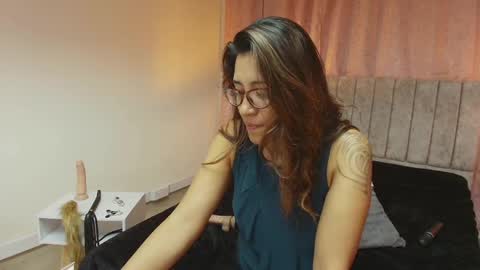 Snapshot of violetascott_ chatting on 17, 2, 2025 VIOLETA online show from 17, 2, 2025