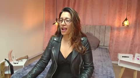 Snapshot of violetascott_ chatting on 19, 2, 2025 VIOLETA online show from 19, 2, 2025