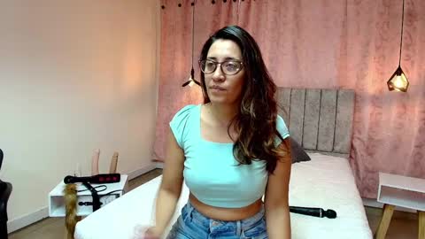 Snapshot of violetascott_ chatting on 7, 3, 2025 VIOLETA online show from 7, 3, 2025