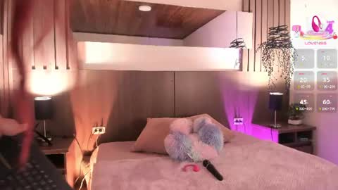 Violet online show from 30, 7, 2026