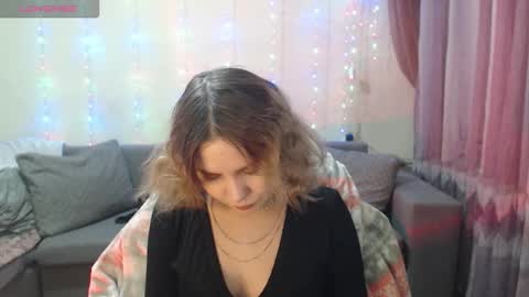 Snapshot of violetglains chatting on 1, 11, 2025 Vi online show from 1, 11, 2025