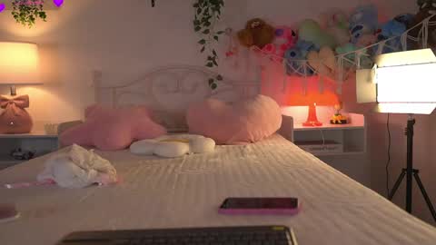 violeth___ online show from 5, 5, 2026