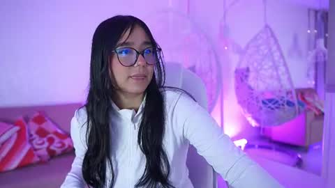 violetjonesx online show from 24, 6, 2026