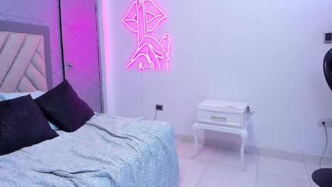 Violet Rousse online show from 27, 1, 2025